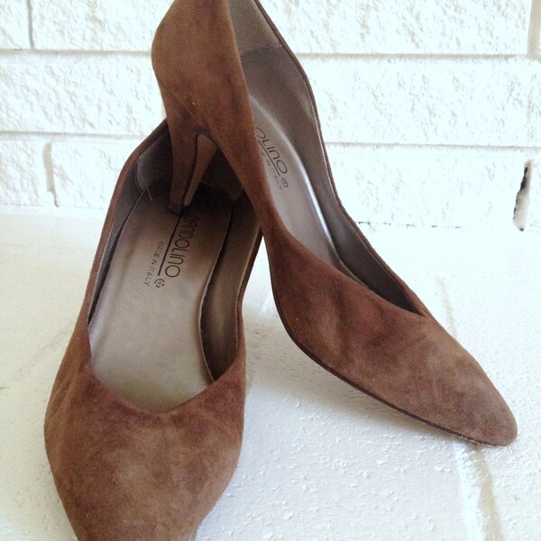 bandolino kitten heels