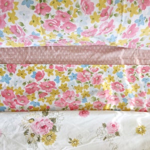 Vintage Flat Full Size Top Sheet and Two Standard Pillow Cases Cotton Poly Blend