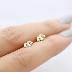 14k/18K gold minimal cz piercing, gold piercing, cubic stone stud, helix, cartilage piercing, tragus stud, minimalist, ball back, flat back
