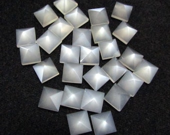Cabujón piramidal cuadrado de piedra lunar blanca AAA (6 mm u 8 mm)