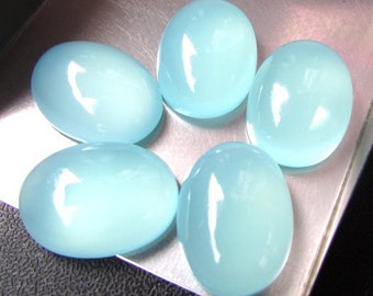 Cabochon turquoise calcédoine : pierre précieuse ovale non sertie (13 x 18 mm)