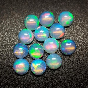Cabochão de Opala Etíope de 7 mm: Pedra Preciosa Redonda Multi-Fogo
