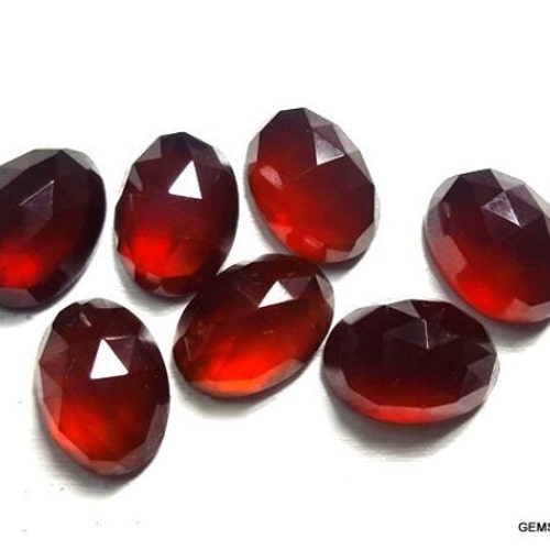 Rubis Rond Cabochon Naturel - 2,39 Carats - Couleur Rouge Sang - Transparent - 7,13 Mm - Neuf Sans Emballage