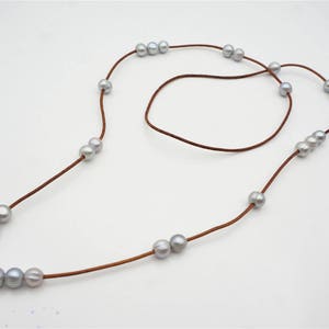 10mm Gray Freshwater Pearl and Leather Lariat Long Necklace,Tan Leather Pearl necklace, Leather pearl, Le5-006