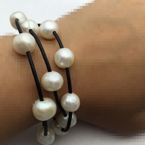 12mm potato pearl Bracelet,leather pearl bracelet, Handmade Cuff,White Pearls on Brown Leather,Black leather bracelet,Le7-075