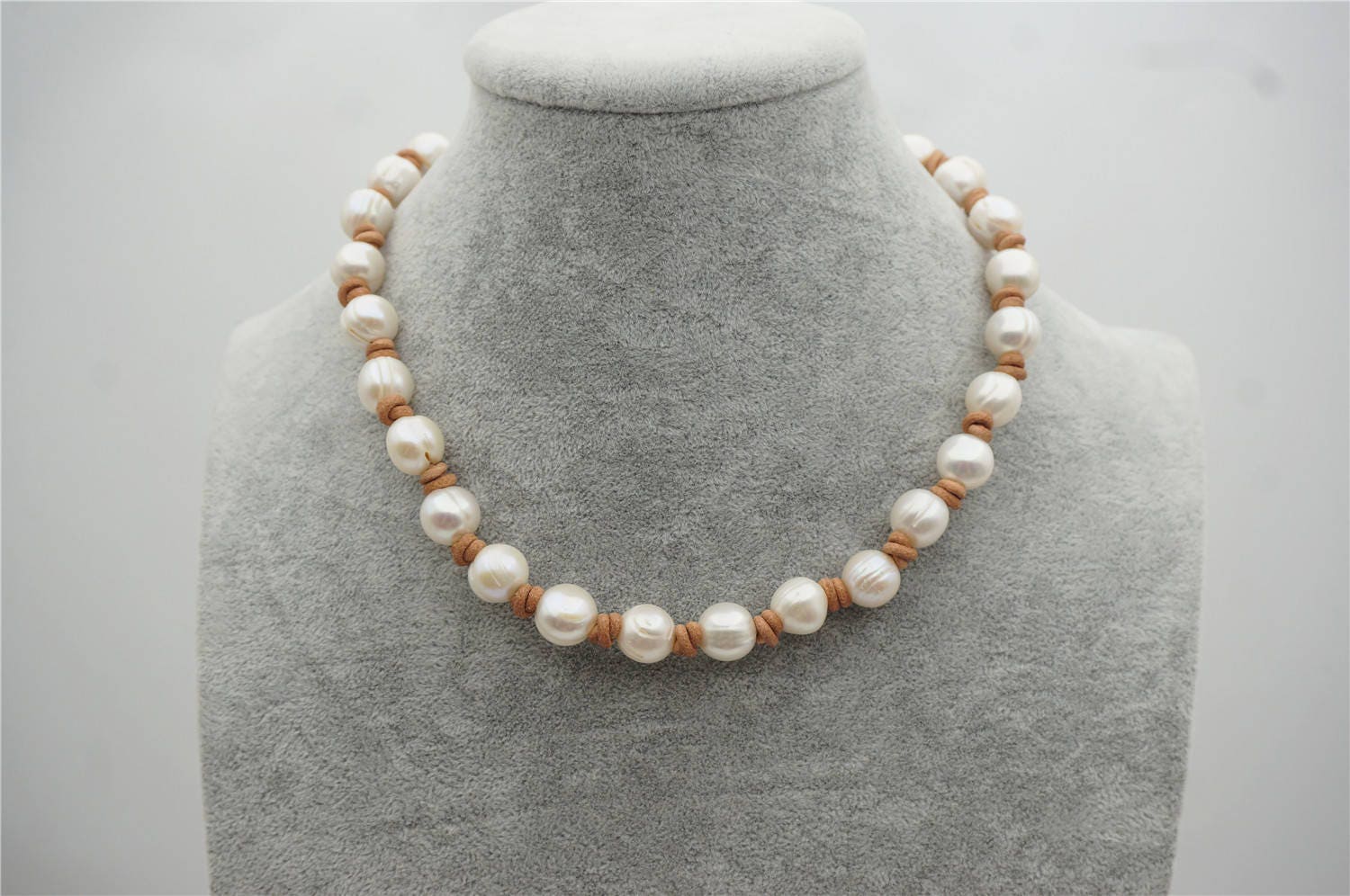 Collier En Perles Fines De 0,8 Cm Montées à Nœuds - Occasion Bon état