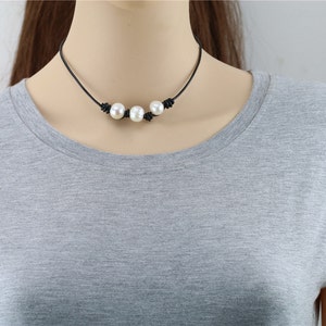 THREE pearls necklace,Leather Pearl Choker, Pearl Leather Necklace, White Freshwater pearl, Birthday, Black Leather Pearl necklace,Le3-026