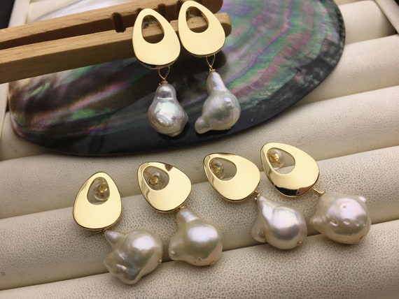 Baroque freshwater pearl earrings deals