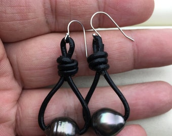 Big Green Black Tahitian Sea Pearl and Leather dangle Earrings- Real leather - Select Leather Color - Le51-008