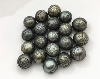 1pc AAA 11-14mm Gray Round Carved Tahitian Pearl - Hand Cared - Tattoo Tahitian Pearls, carved pearls, flower designs,CAC-FLW-9-3