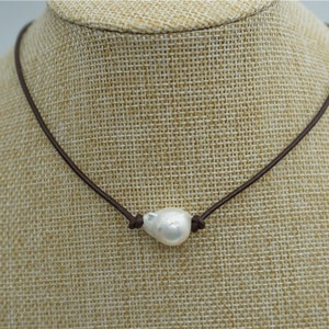 Huge pearl necklace,Leather Pearl Choker, Pearl Leather Necklace, White Freshwater pearl, Birthday, Black Leather Pearl necklace,Le2-019