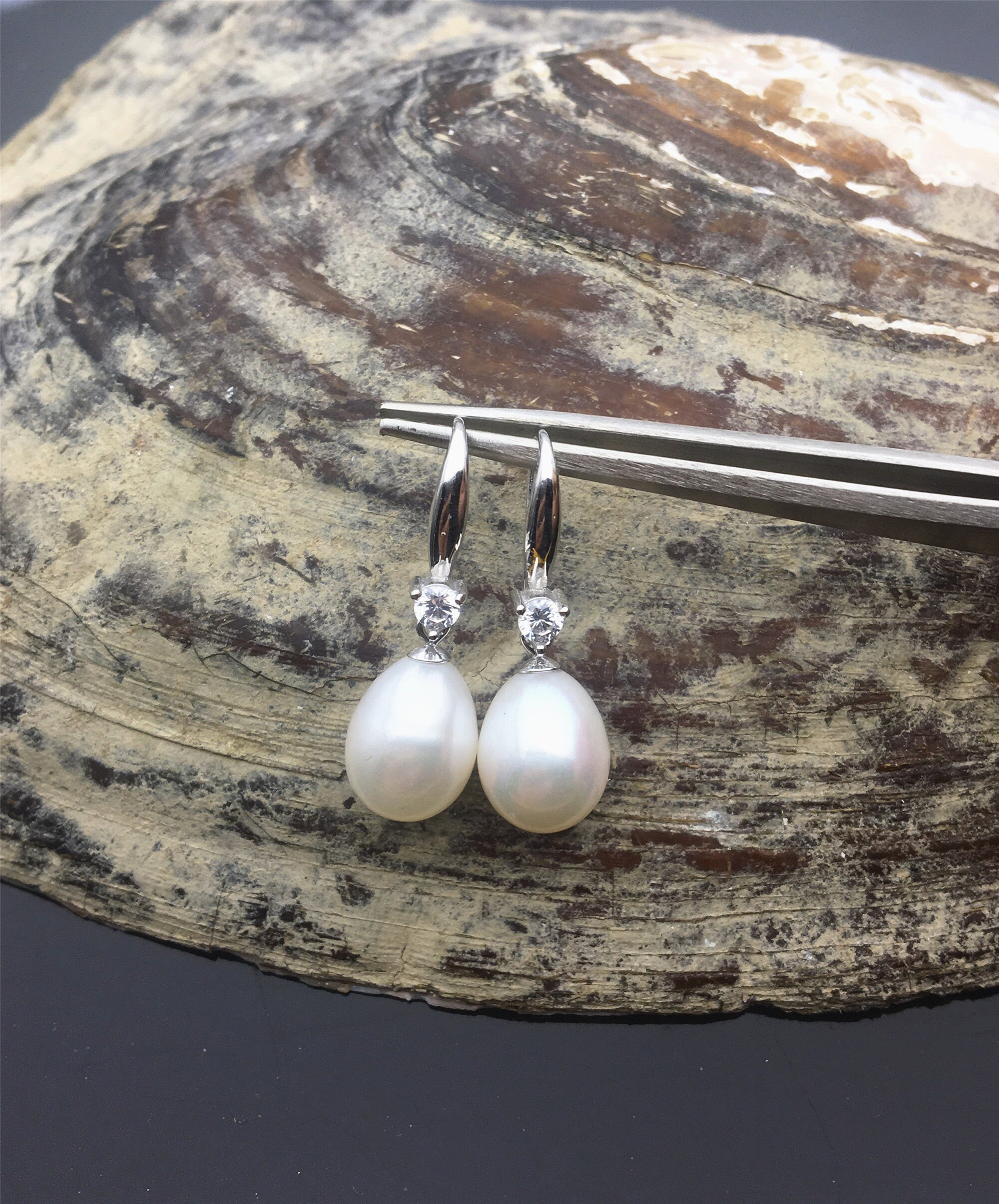 AAA 9 mm weiße ovale Reisperle CZ Stein baumeln Ohrringe, S925 Sterling Sliver Perlenohrringe, Perle für Frauen für Mädchen, SE3-082