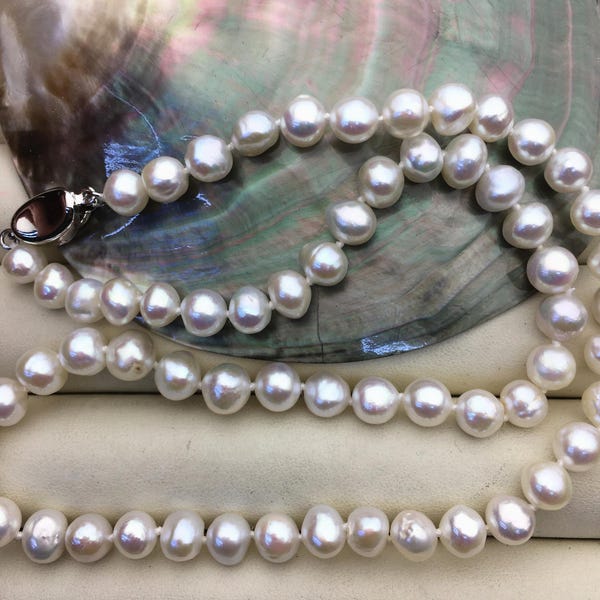 Pearl White Floral Necklace