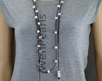 Halsband med sötvattenspärlor och läder, långt läderhalsband, ljusbrunt läderpärlhalsband, läderpärlhalsband, Le3-058