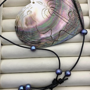 Deep Blue Potato Near Round Pearl Leather necklace,Green Freshwater pearl,Birthday,Black Leather Pearl necklace,Select leather color,Le4-081