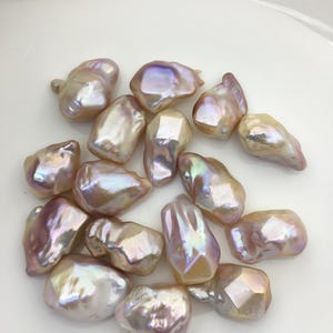 10 Stück AAA/AA+ 14-18 mm große Light Purple Flame Kugel-Perlen Halbloch, FL15-T4-23