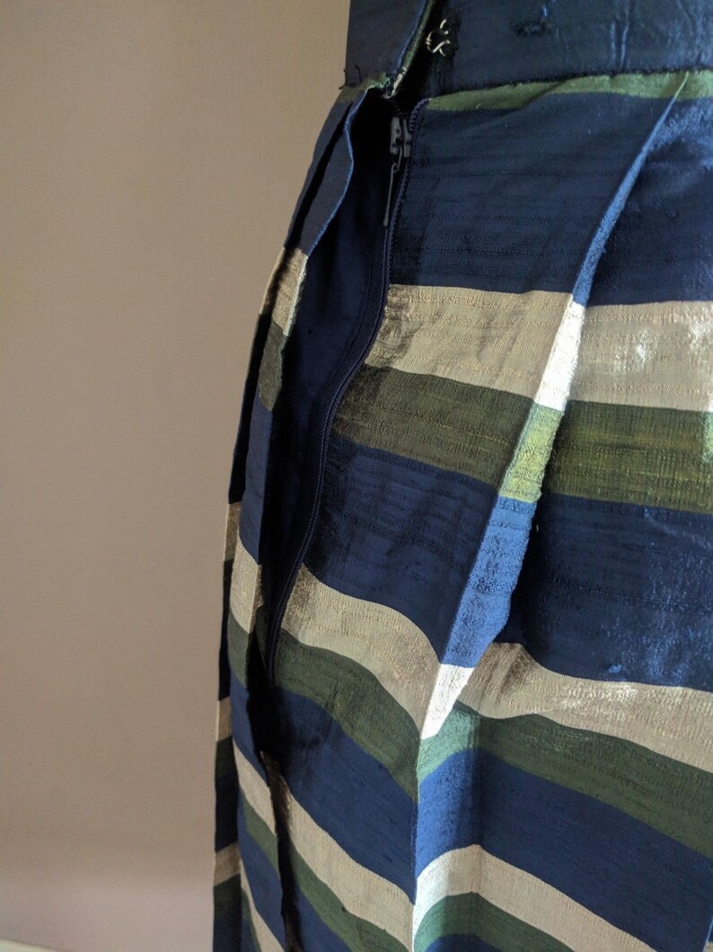Vintage 1970s German Kobler Dirndl Women/'s Size 36 100/% Silk Pleated Metallic Midi Skirt Striped Green Blue A-Line
