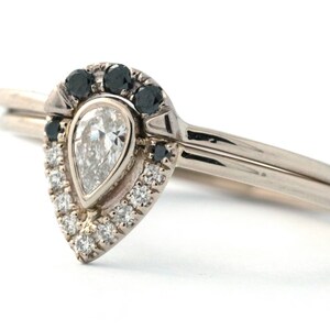 Pear Diamond Ring & Wedding Diamond Ring
