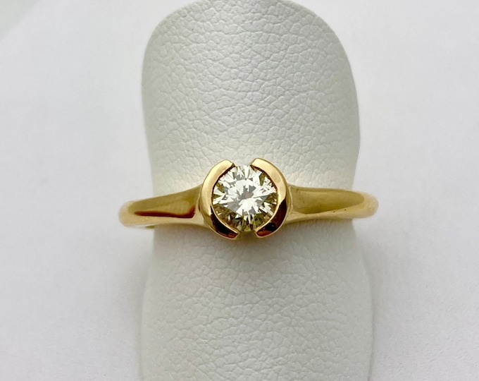 18ct Yellow Gold Tension Set Round Brilliant Diamond Ring, Douglas Hughes Design.