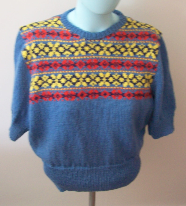 custom hand knit 40s navy fairisle  short sleeved sweater size 36 inches original 1940s pattern brown navy teal and beige pattern on yoke
