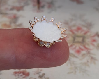 Cuenco miniatura cincelado - Estilo de cuenco de porcelana de Sèvres - Casa de muñecas a escala 1/12 - Adorno/Centro de mesa - Cubiertos.