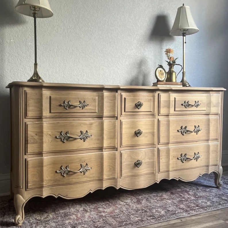 Majestic Vintage White Wash Dresser Refurbished Thomasville, Furniture