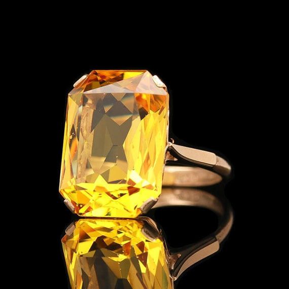 Vintage 9k Yellow Gold & Faceted Glass Ring - image 3