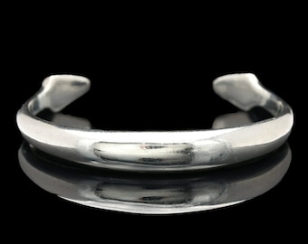 Ray Tracey &amp; Knifewing Segura Sterling Arrowhead Cuff Bracelet