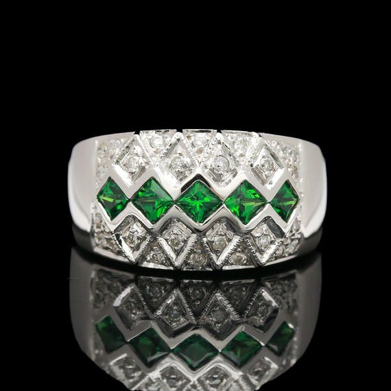 14k White Gold Tsavorite Garnet & Diamond Ring