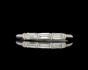 14k White Gold 0.33 ctw Baguette Diamond Band