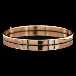14k Yellow Gold Bangle
