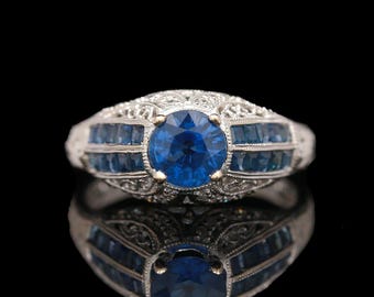 18k White Gold Natural Round Sapphire Ring with GIA Report