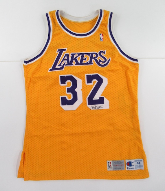 VTG 90s NBA Champion LA Lakers Magic Jhonson 32 Autographed