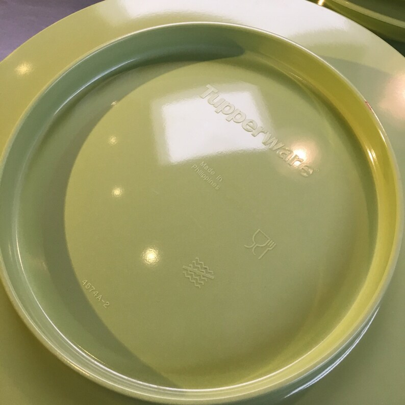 Set Of 4 Tupperware 8.5 Gestures Lime Green Salad Dessert Bread Plate