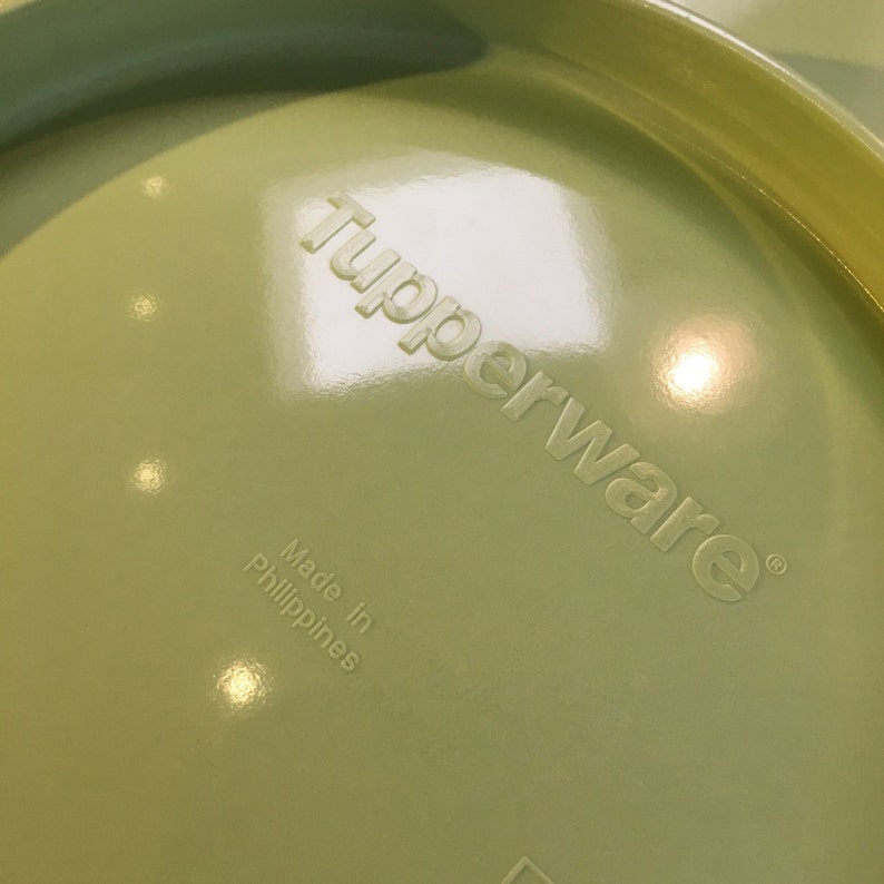 Set Of 4 Tupperware 8.5 Gestures Lime Green Salad Dessert Bread Plate