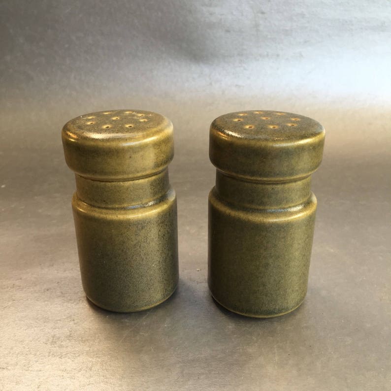 Wedgwood Greenwood Salt /& Pepper Shakers England MINT