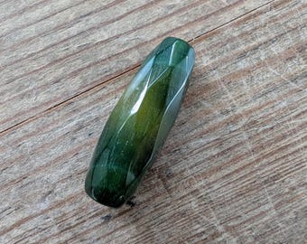 Antieke groene agaat cyndrische Afrikaanse handelskraal