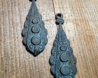 Vintage aged brass Victorian pendant earring findings