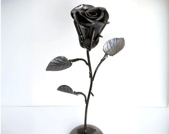 手作りの金属製バラの彫刻、リサイクル鉄の花のアート、彼女へのユニークなバレンタインギフト