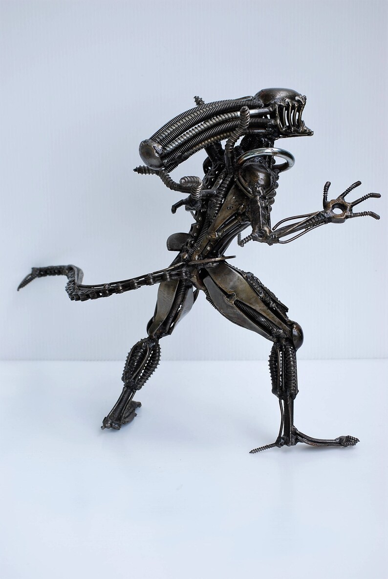 Xenomorph Scrap Metal Sculpture The Monster 31 cms high | Etsy