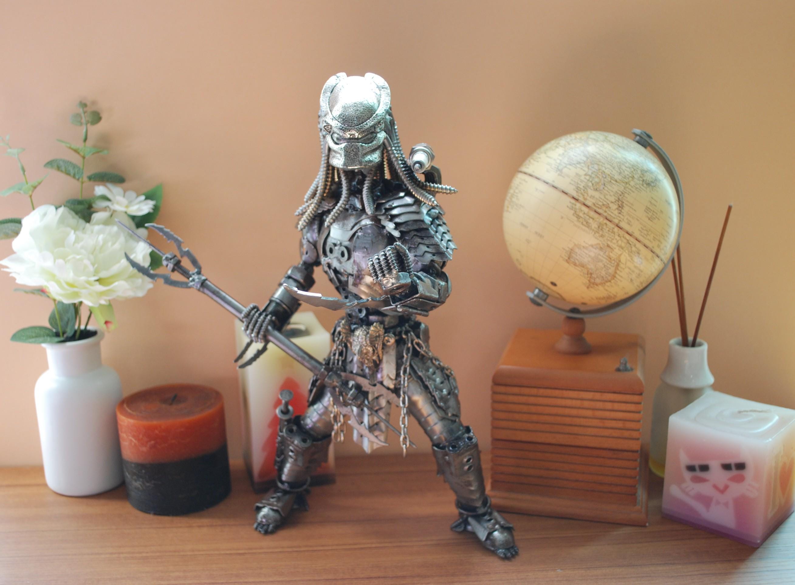 プレデター 金属製フィギュア スクラップメタルのプレデター彫刻、手作りリサイクルスチールアート