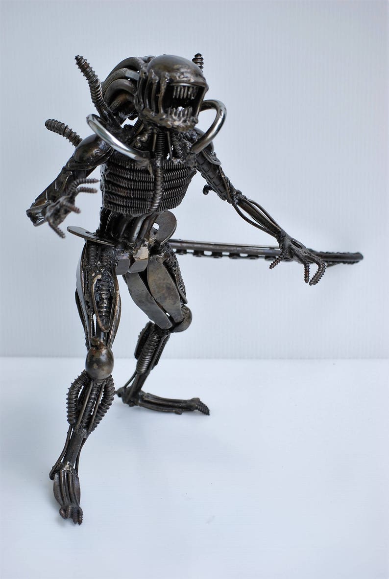 Xenomorph Scrap Metal Sculpture The Monster 31 cms high | Etsy