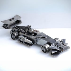 ユニークなギフト、フォーミュラワン F1 スクラップメタル彫刻、お父さんへのギフト、素晴らしい退職祝い、彼への素晴らしいギフト、お父さんへの素晴らしい父の日ギフト