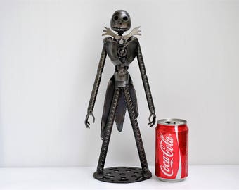 Julgubbe, skrotmetallskulptur, handgjord konst av återvunnet stål, unik jubileumspresent till honom