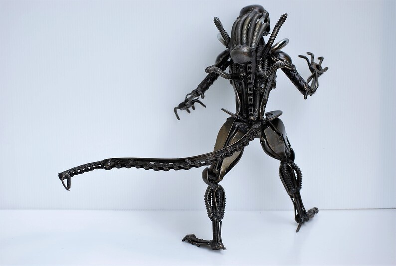 Xenomorph Scrap Metal Sculpture The Monster 31 cms high | Etsy