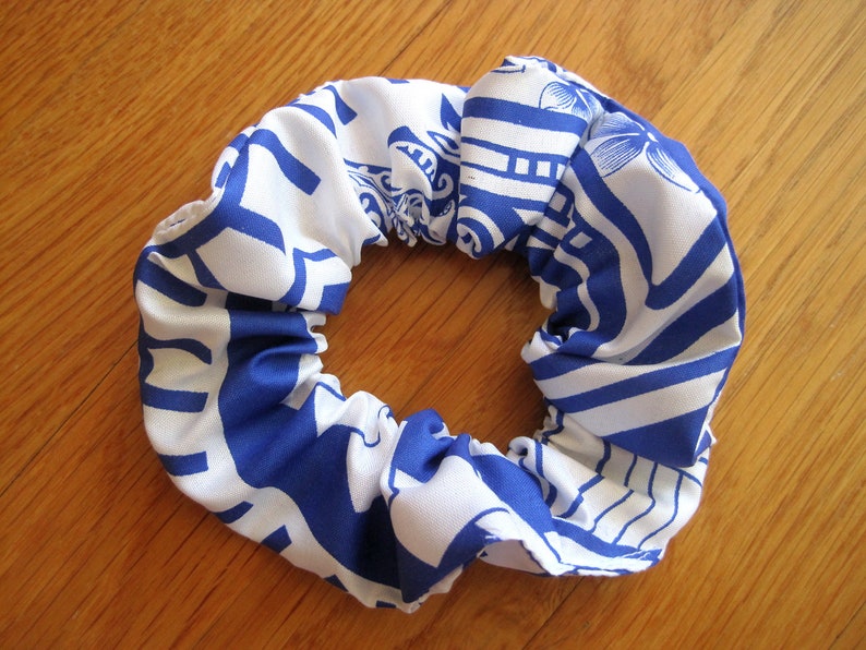 Hawaiian Scrunchie ROYAL BLUE White Tattoo Tribal Swirls Honu image 0