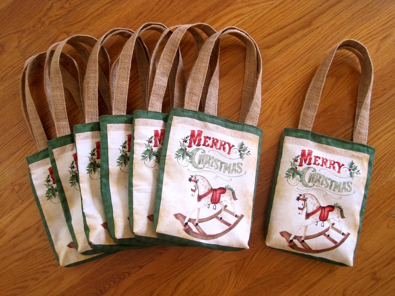 Berries Jute Burlap Children Girl Boy Gift Mini Tote Bags Vintage Toy Shop 100/% COTTON MERRY CHRISTMAS Rocking Horse Red Saddle Green Holly