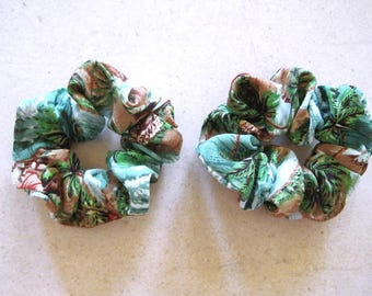 Juego de 2 coleteros tropicales de rayón verde del Royal Hawaiian Hotel, Waikiki Diamond Head Volcano, hibisco rojo y amarillo, coleteros Tiki