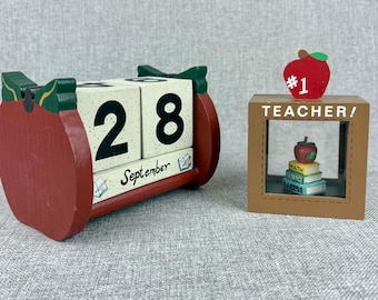 Rustic 90’s Folk Art Apple Teacher Desk Accessories Perpetual Calender Paperweight