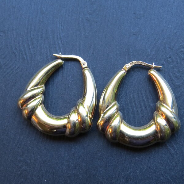 Beautiful 14kt Gold Vintage Earrings  Pierced Hoops